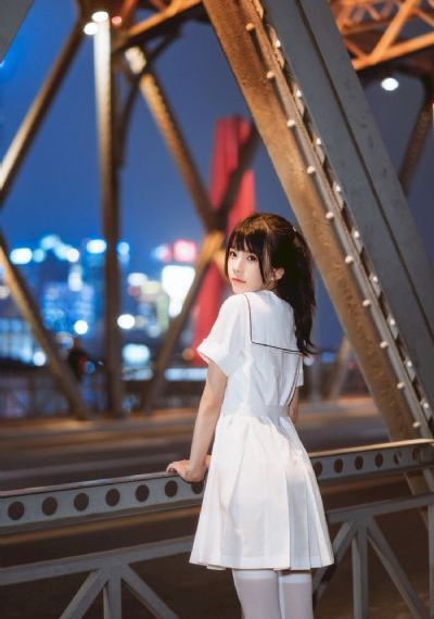 法国艳妇_BD英语在线视频播放